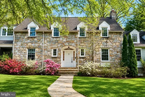 5934 16th St N, Arlington, VA 22205