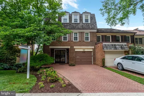 2338 S Queen St, Arlington, VA 22202