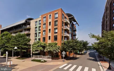 1200 N Hartford St #505, Arlington, VA 22201