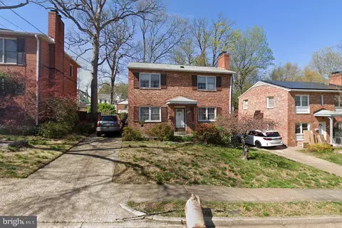 4701 9th St S, Arlington, VA 22204