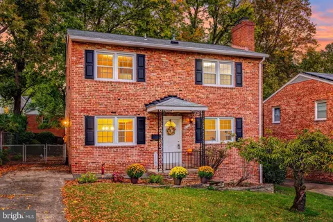 4701 9th St S, Arlington, VA 22204