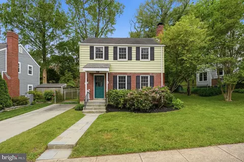 5948 10th Rd N, Arlington, VA 22205