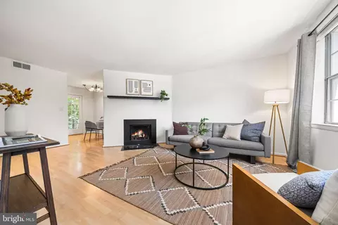 2850 S C S Wakefield St #C, Arlington, VA 22206