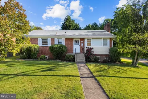 5901 1st St N, Arlington, VA 22203