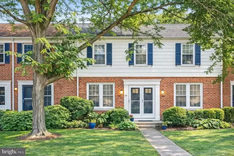 2701 16th St S #640, Arlington, VA 22204