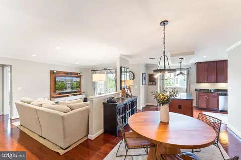 4089 S Four Mile Run Dr #404, Arlington, VA 22204