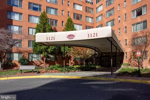 1121 Arlington Blvd #348, Arlington, VA 22209