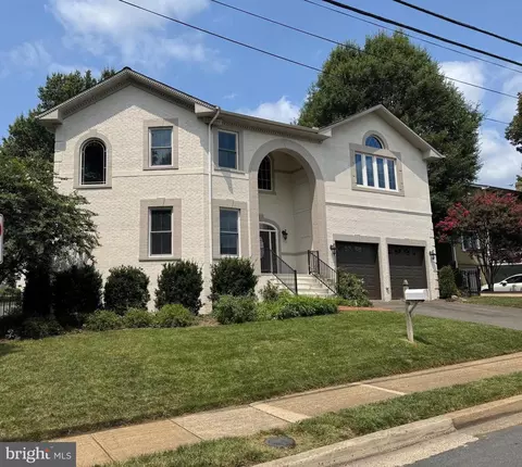 1706 N Randolph St, Arlington, VA 22207