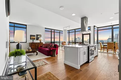 2000 Clarendon Blvd #1105, Arlington, VA 22201