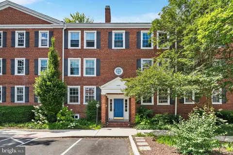 3059 S Buchanan St #A1, Arlington, VA 22206