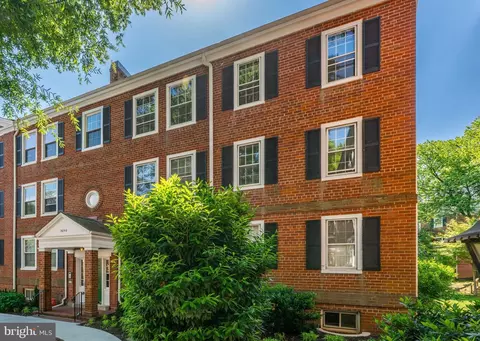 3050 S Buchanan St #B2, Arlington, VA 22206