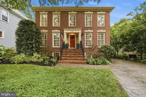 616 26th St S, Arlington, VA 22202