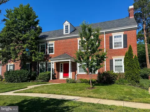 3347 S Stafford St #B1, Arlington, VA 22206