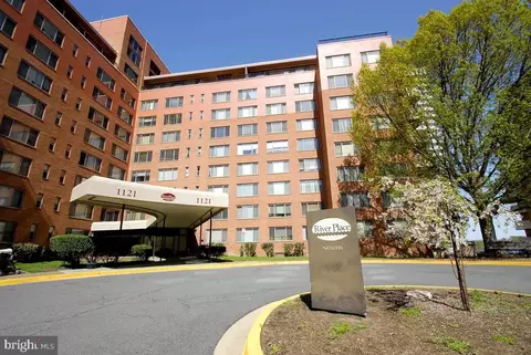 1121 Arlington Blvd #321, Arlington, VA 22209