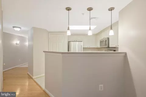 3830 9th St N #203W, Arlington, VA 22203