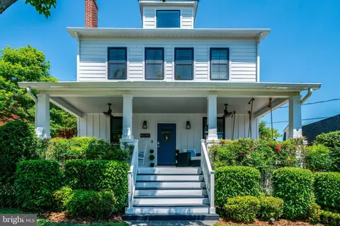 4045 21st St N, Arlington, VA 22207