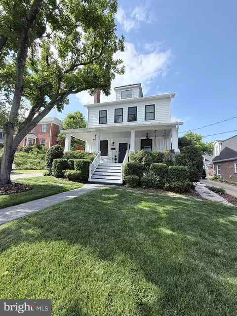 4045 21st St N, Arlington, VA 22207