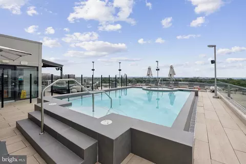 1021 N Garfield St #233, Arlington, VA 22201