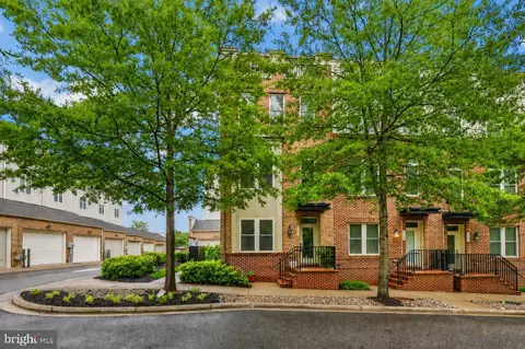 1121 S Lincoln St, Arlington, VA 22204