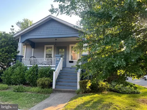 526 N Ivy St, Arlington, VA 22201