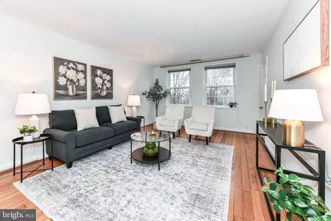 3279 S Stafford St #B2, Arlington, VA 22206