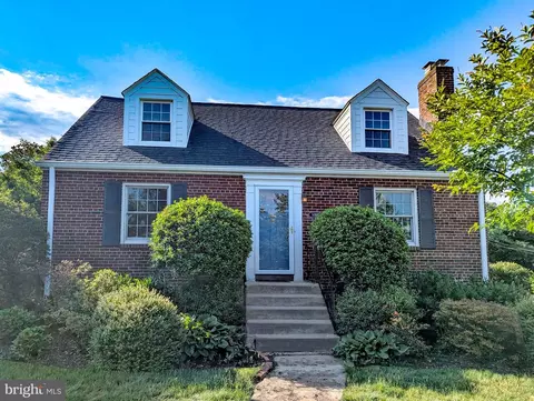 5028 25th St N, Arlington, VA 22207