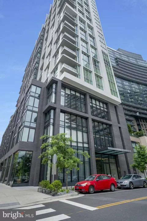 1781 Pierce St N #406, Rosslyn, VA 22209