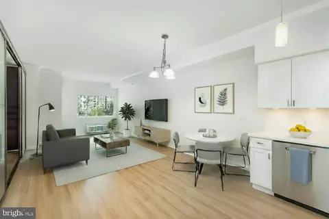 1211 S Eads St #307, Arlington, VA 22202
