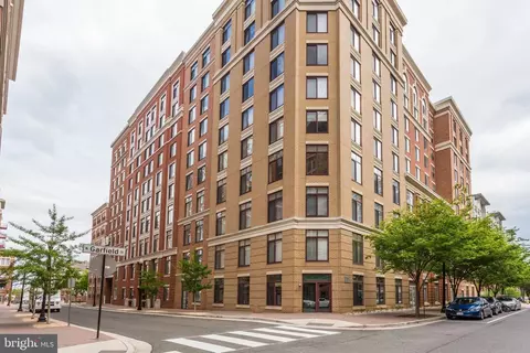 1201 N Garfield St #202, Arlington, VA 22201