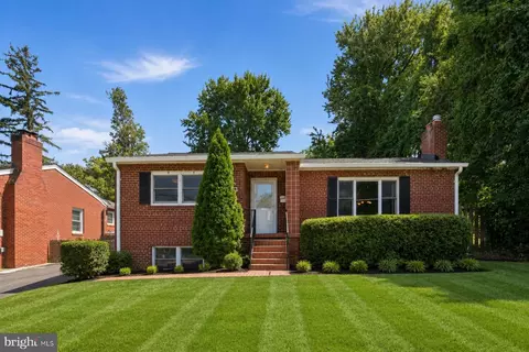 6230 Washington Blvd, Arlington, VA 22205