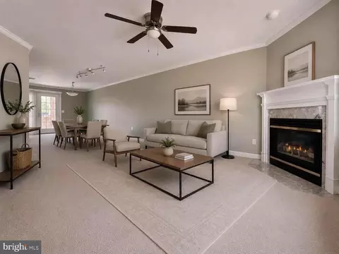 6924 Fairfax Dr #330, Arlington, VA 22213