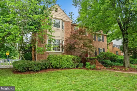 2232 Military Rd, Arlington, VA 22207