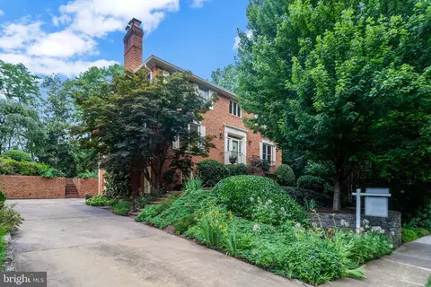 3845 N Tazewell St, Arlington, VA 22207