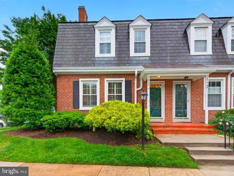 4656 36th St S #A, Arlington, VA 22206