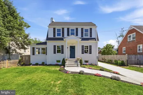 3008 16th St S, Arlington, VA 22204