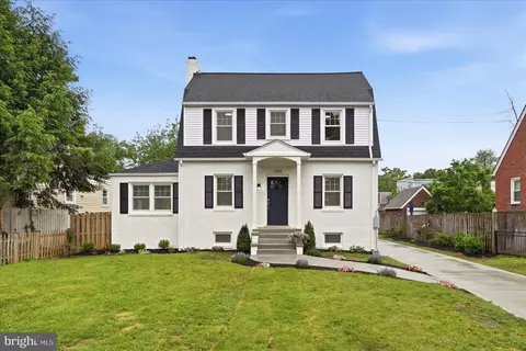 3008 16th St S, Arlington, VA 22204