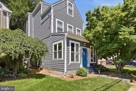 1902 N Nelson St N, Arlington, VA 22207