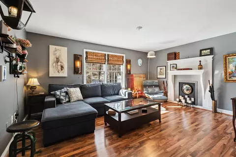 706 S Arlington Mill Dr #18302, Arlington, VA 22204