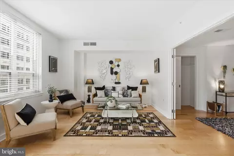 888 Quincy St #510, Arlington, VA 22203