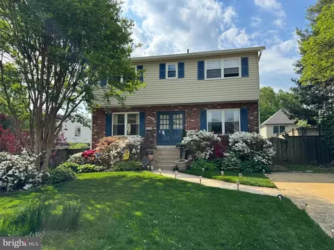 5426 11th St N, Arlington, VA 22205