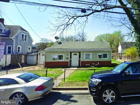 912 S Monroe St, Arlington, VA 22204