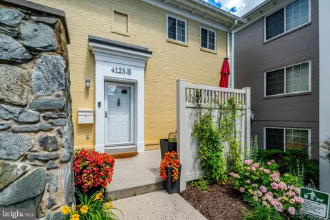 4123 S Four Mile Run Dr #B, Arlington, VA 22204