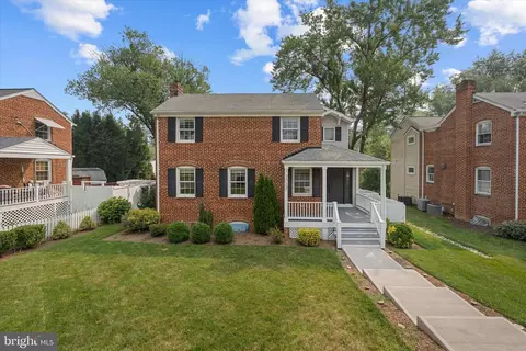 2719 N Edison St N, Arlington, VA 22207