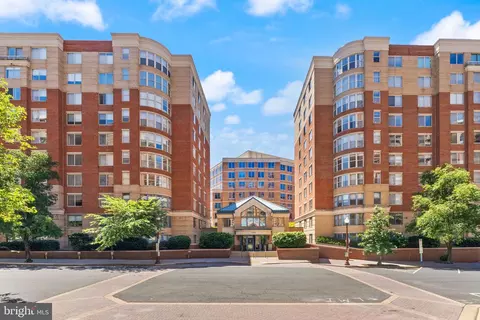 3830 9th St N #501W, Arlington, VA 22203