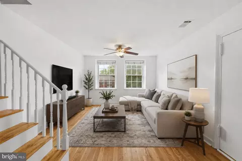 4860 28th St S #C2, Arlington, VA 22206