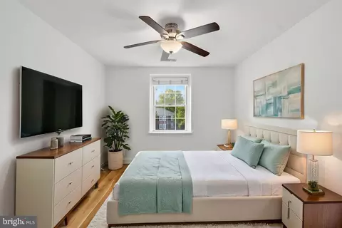 4860 28th St S #C2, Arlington, VA 22206