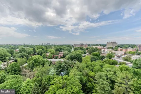1016 S Wayne St #910, Arlington, VA 22204