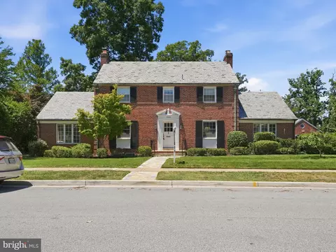 2328 S Nash St, Arlington, VA 22202