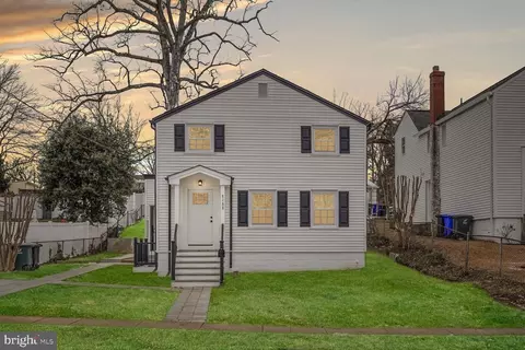 5105 11th St S, Arlington, VA 22204