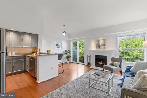 2903 S Woodley St #H, Arlington, VA 22206